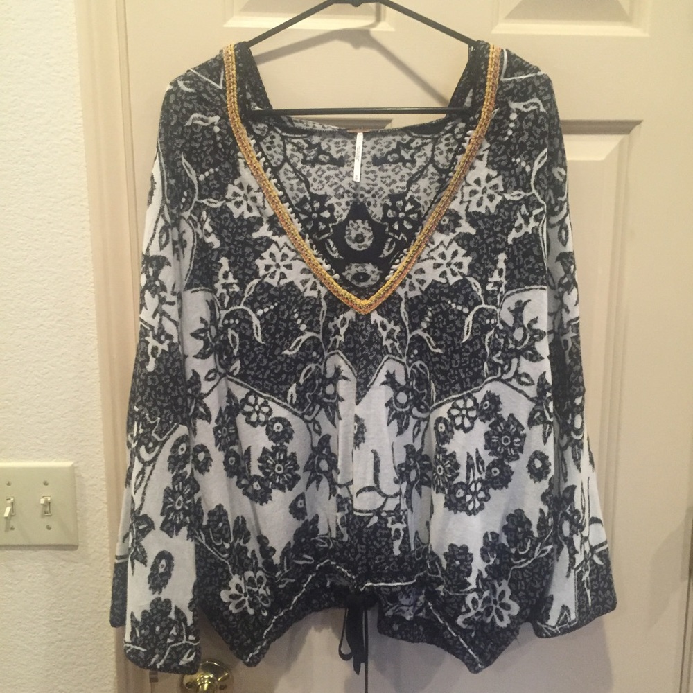 Free People floral print sweater with hood sz M