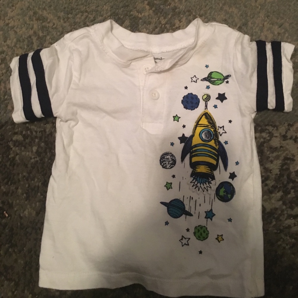 Garnimals boys t-shirt. Size 18 months