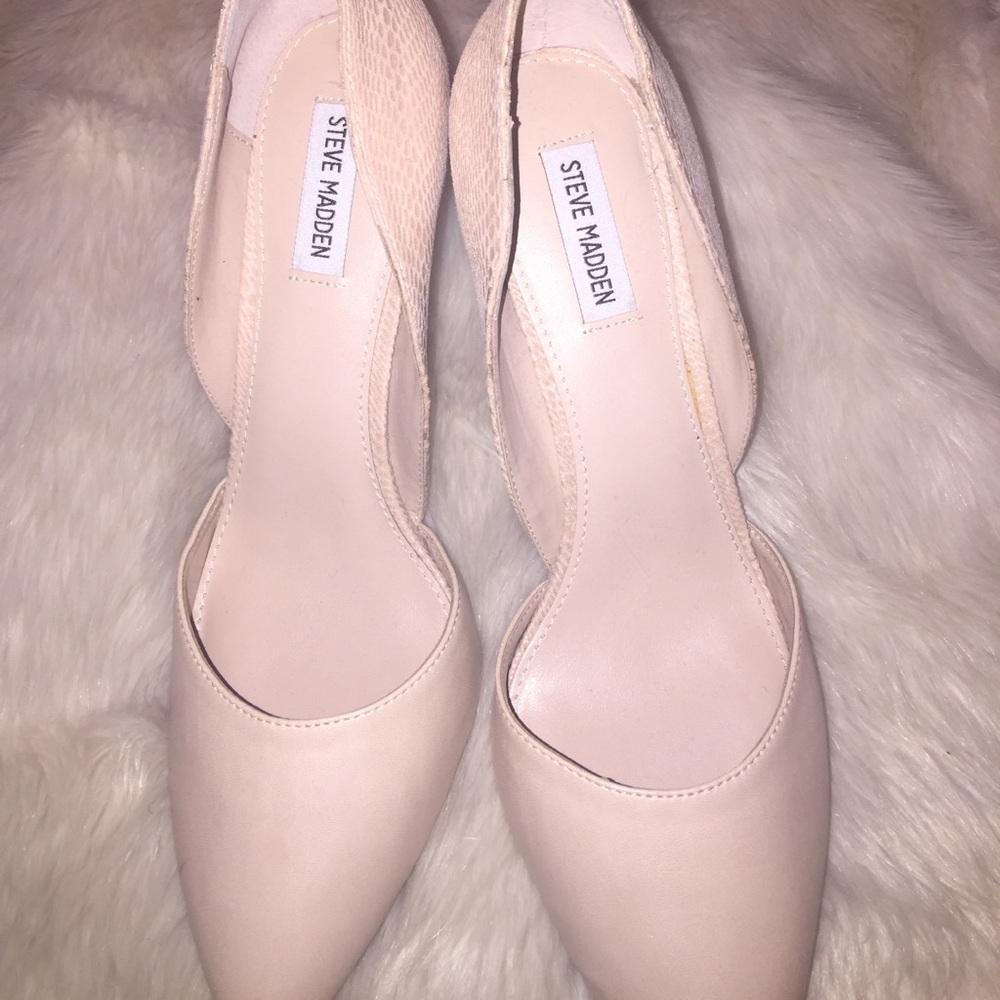 Gorgeous Steve Madden nude pumps size 12