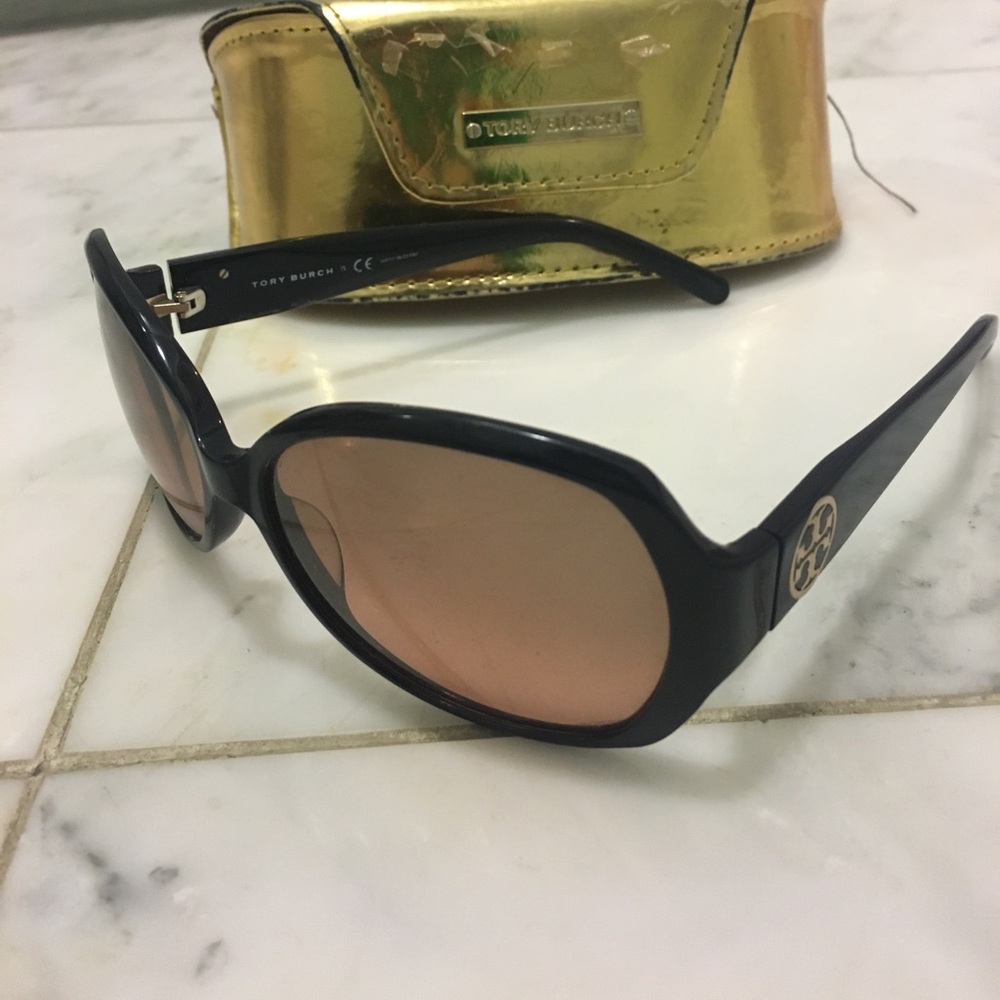 Tory Burch Black Frame Sunglasses