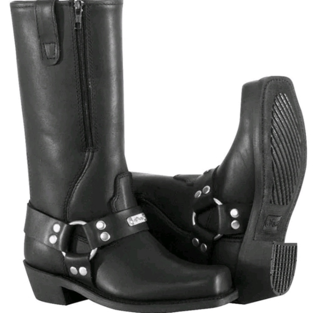 Women's square toe river road boots new with tags