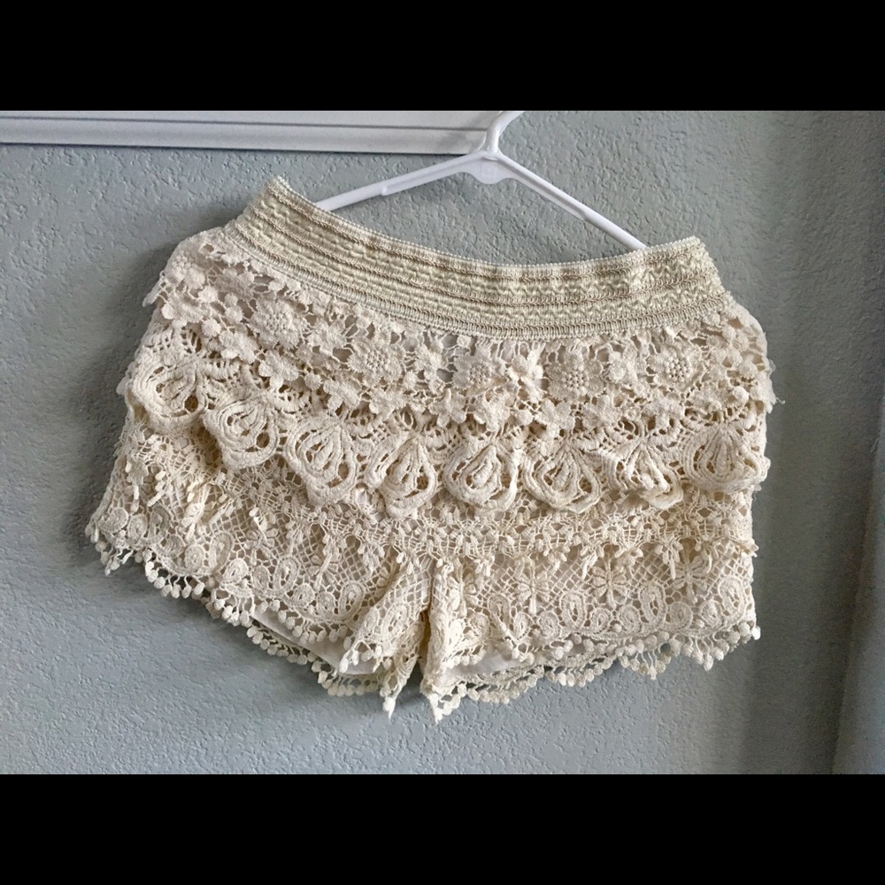 rue21 lace shorts.
