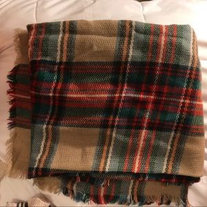 Plaid Scarf (Beige/Tan, Red, Green, Blue)