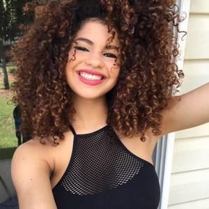 Meet your Posher, Vanessa