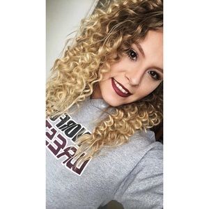 Meet your Posher, Kayla