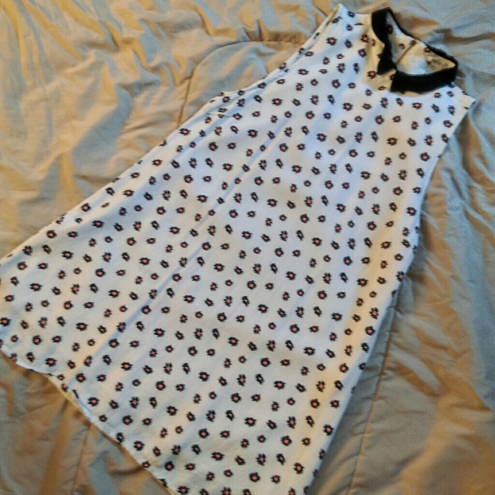 Printed & Sleeveless Peter Pan collar Dress