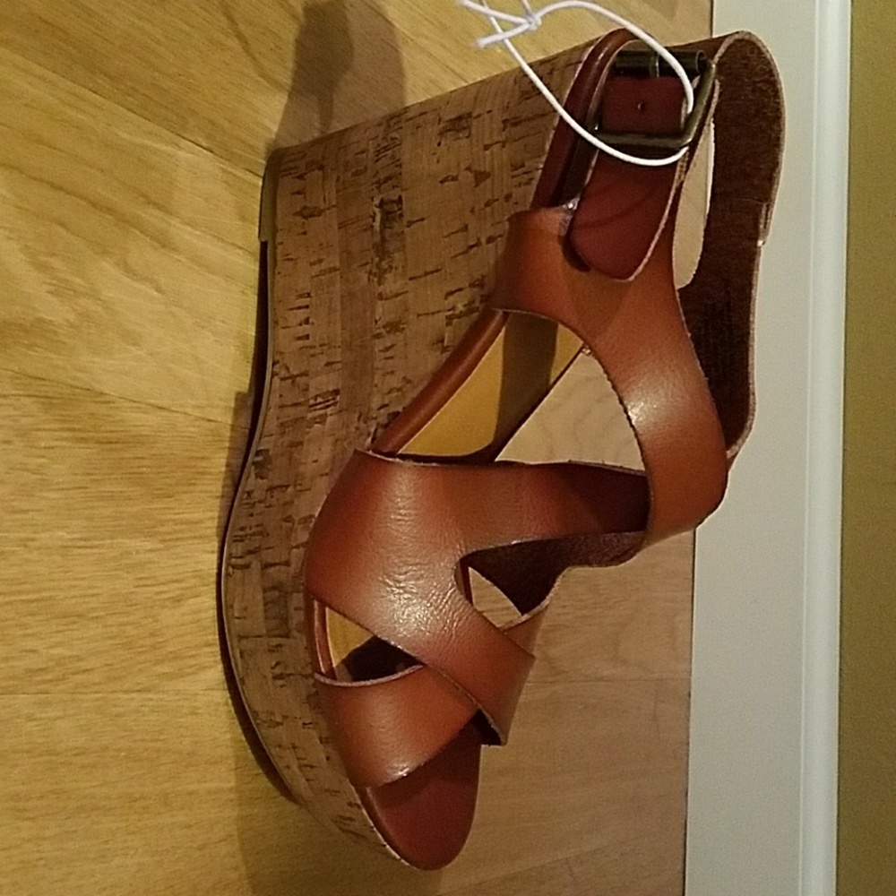 Brown wedge sandal, never worn!