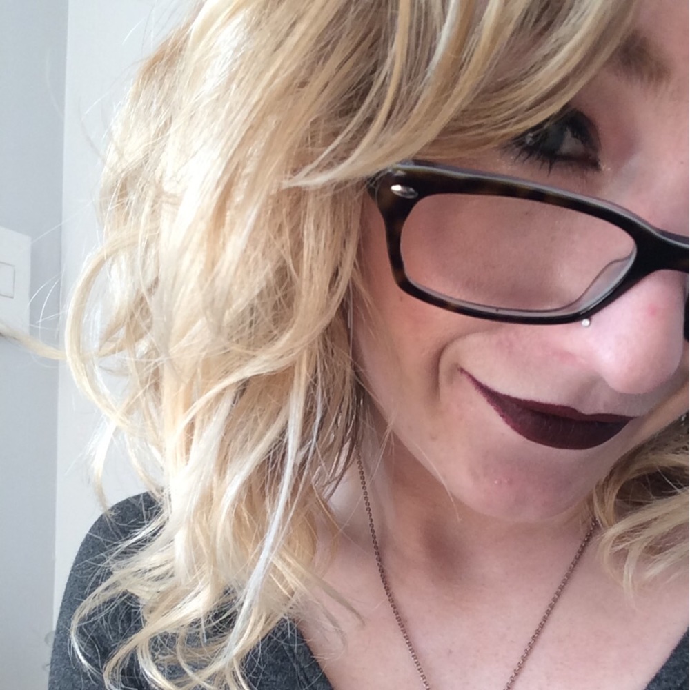 Meet your Posher, Emily