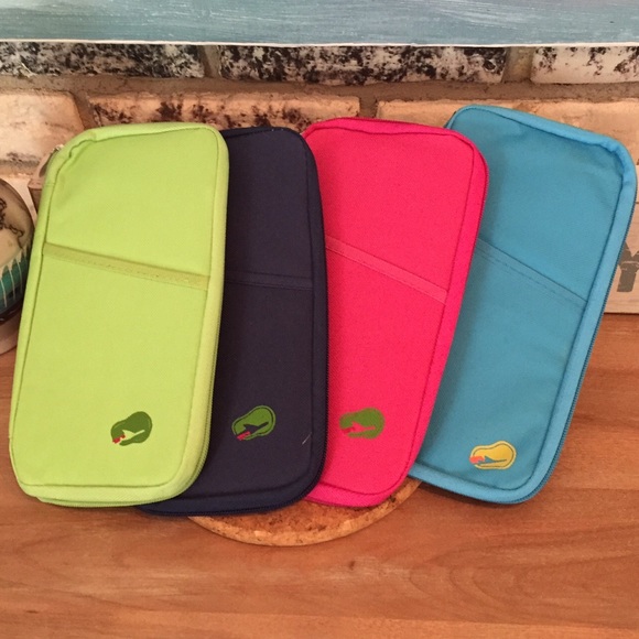 ✈️ LAST ONE - NWT Travel Passport Wallet - Navy - Picture 3 of 7