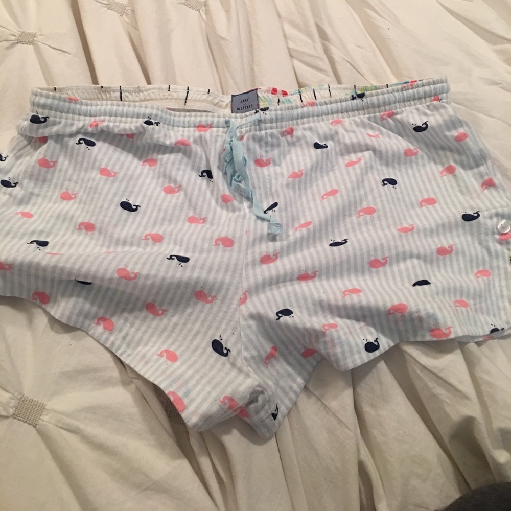 Whale shorts