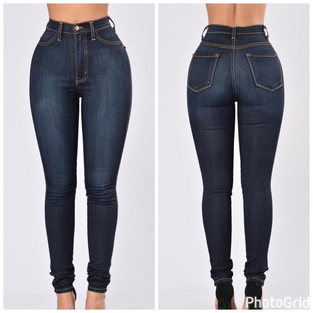 High waisted jeans.
