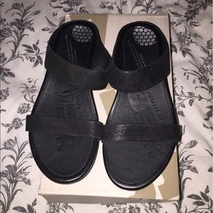 Fit flop black slide