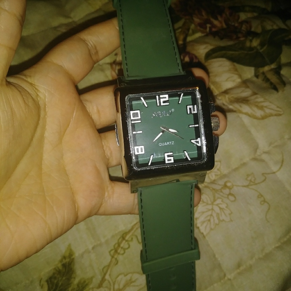 quartz Square green watch