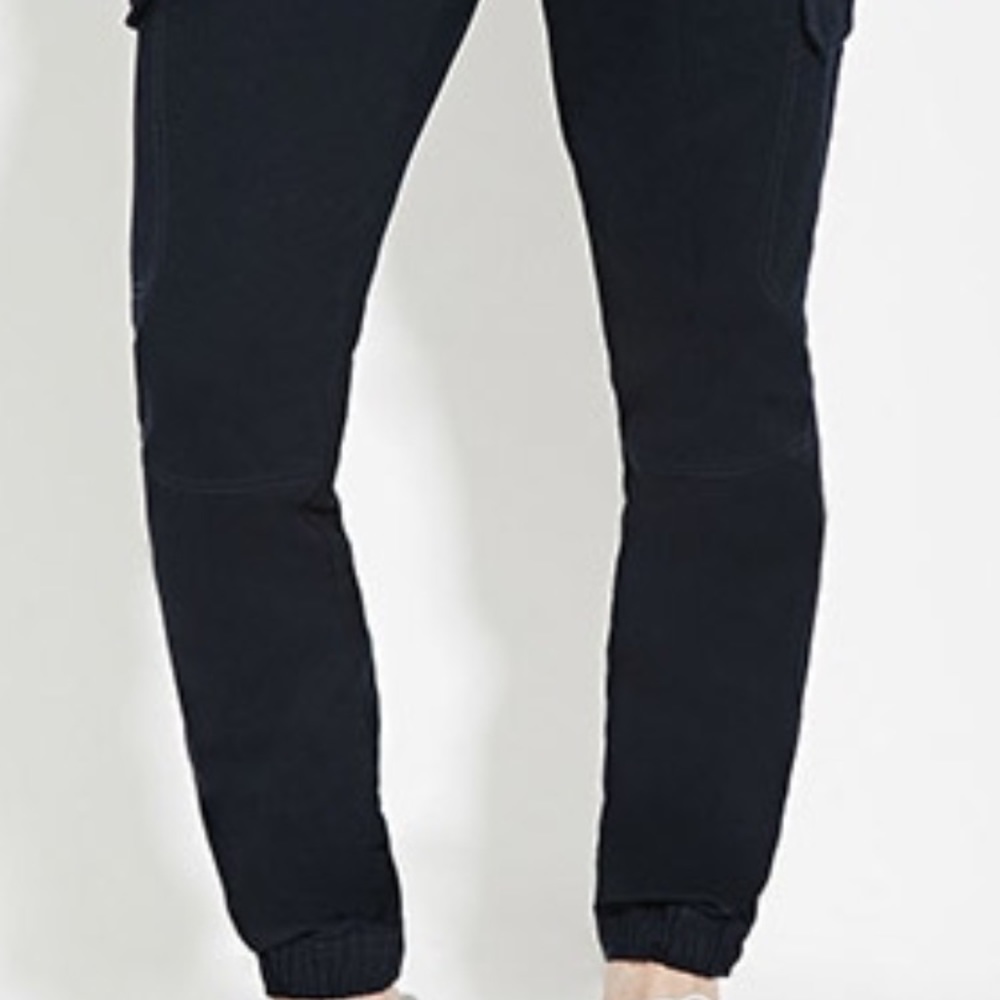 MEN'S FORVER 21 CARGO JOGGERS!