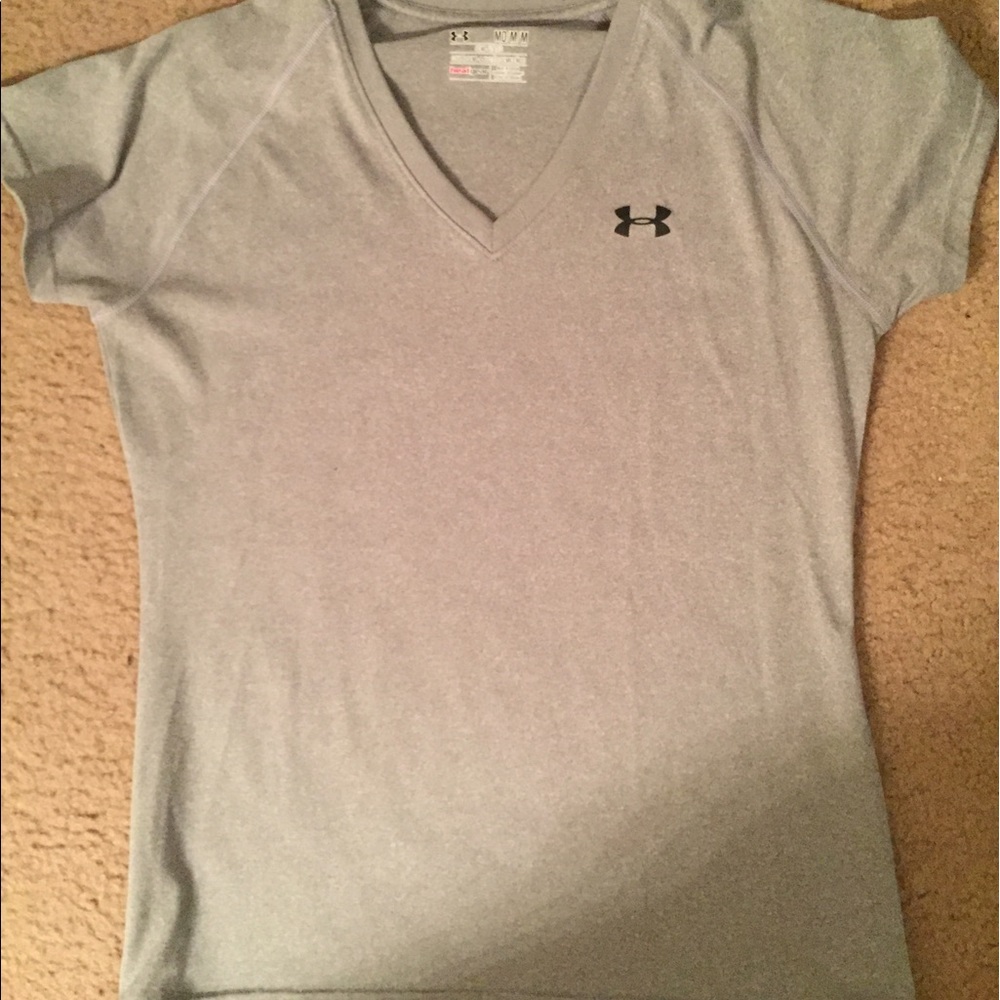 Dri fit Under Armour shirt, size medium!