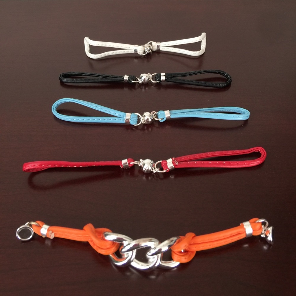Interchangeable bands bracelet