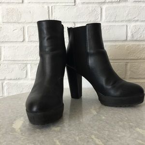 H&M Black Platform Boots (38)