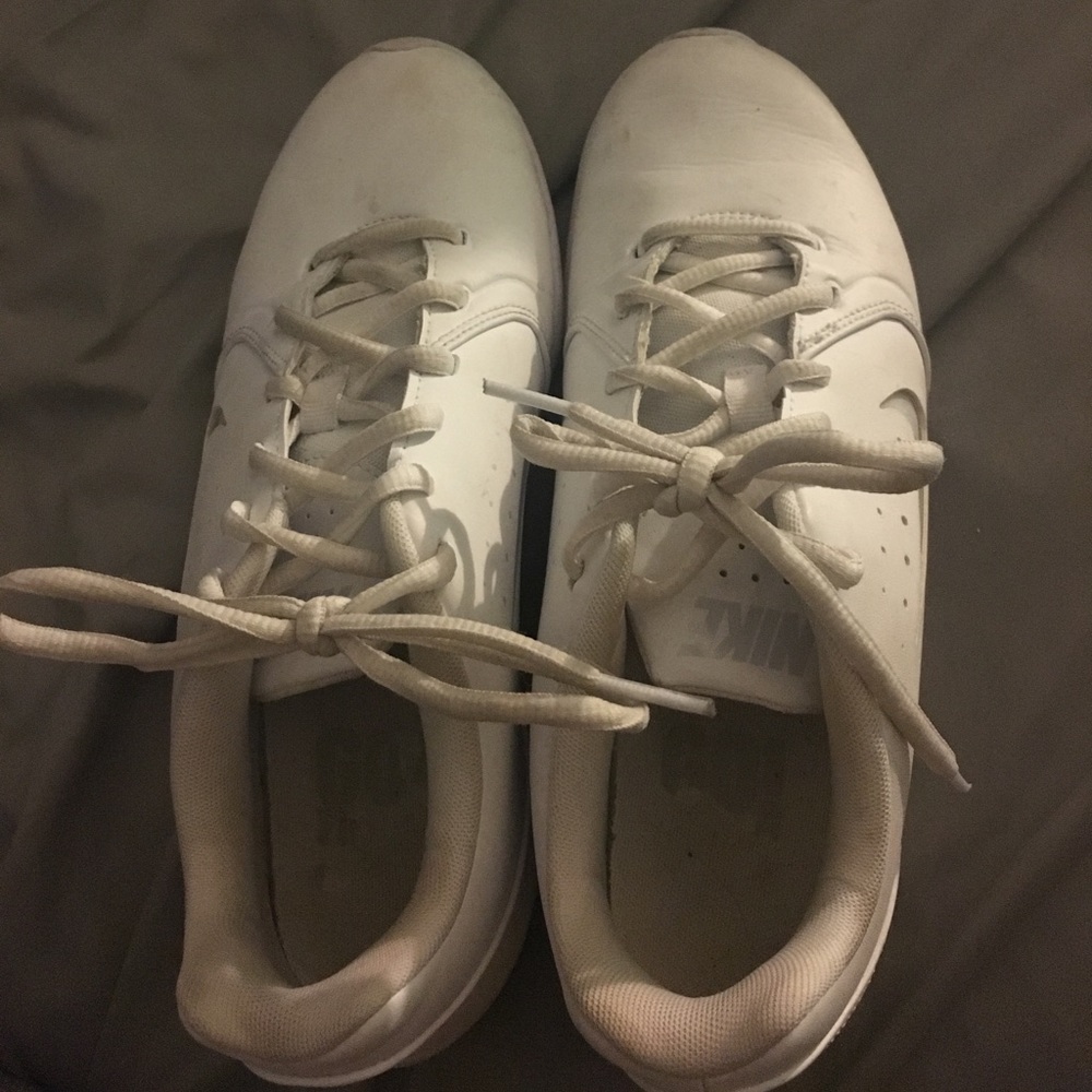 Barely worn Nike cheer shoes!!!