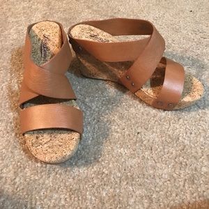 Lucky Brand brown cork & leather slide on wedges