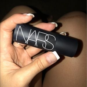 NARS highlight glow makeup