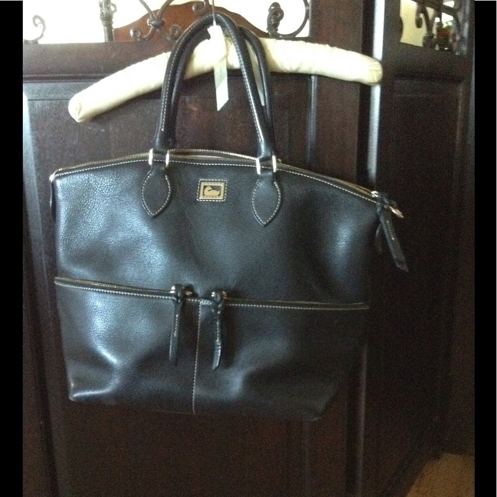 Dooney & Bourke leather purse