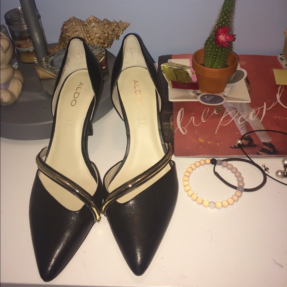 Black leather heels !