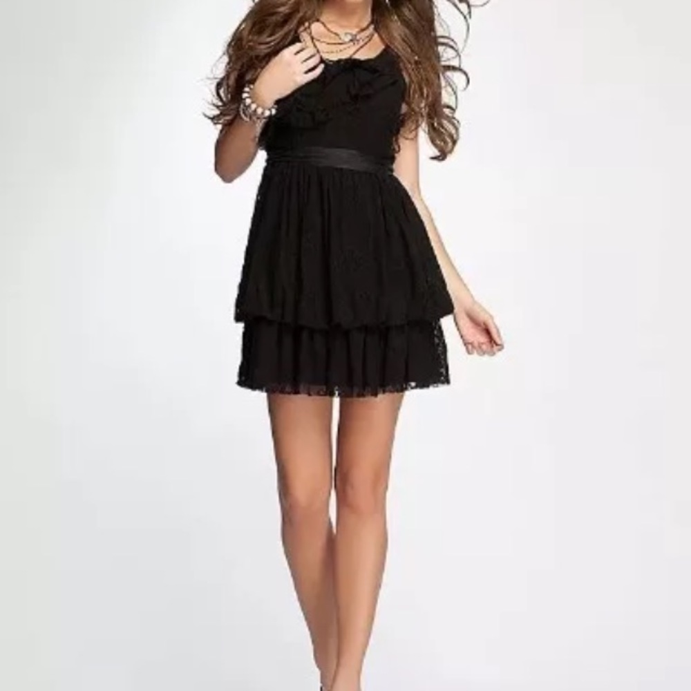 NWT GUESS SLEEVELESS LACE BUBBLE HEM DRESS SZSMALL