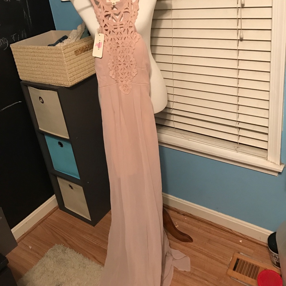 Maxi - Picture 3 of 3