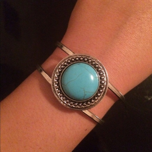 (4 for $20) brand new turquoise bracelet - Picture 1 of 1