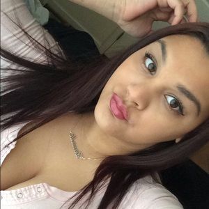 Meet your Posher, Danielle