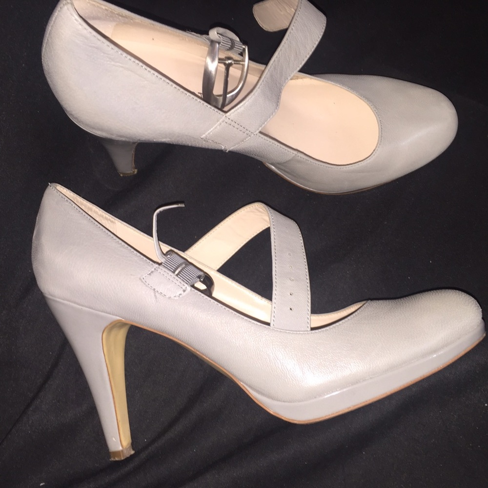 Grey Leather Pump