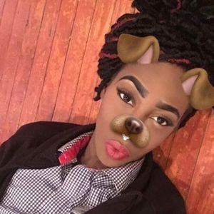 Meet your Posher, Ashley