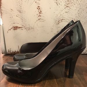 Brand new black heels