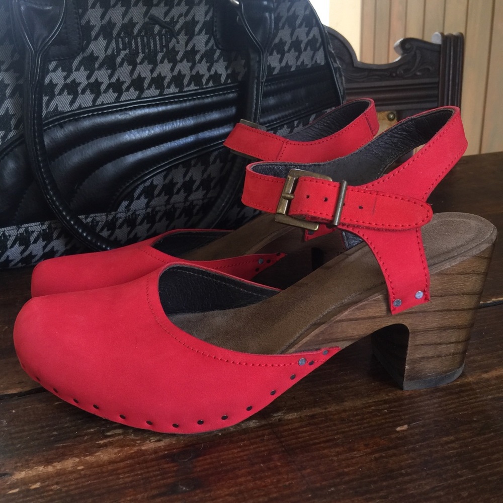 Vialis Red Mary Jane Clog Size 37 Made in Spain
