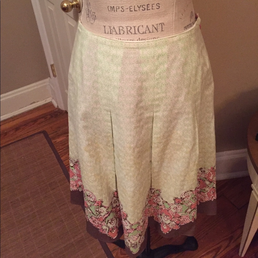 Flirty, feminine skirt in floral print