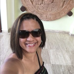 Meet your Posher, Antoinette