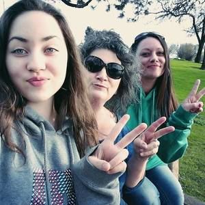 Meet your Posher, Pamela