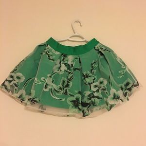 Green skirt 90%new