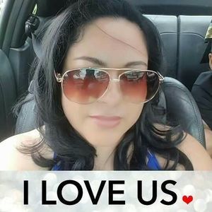 Meet your Posher, Iris