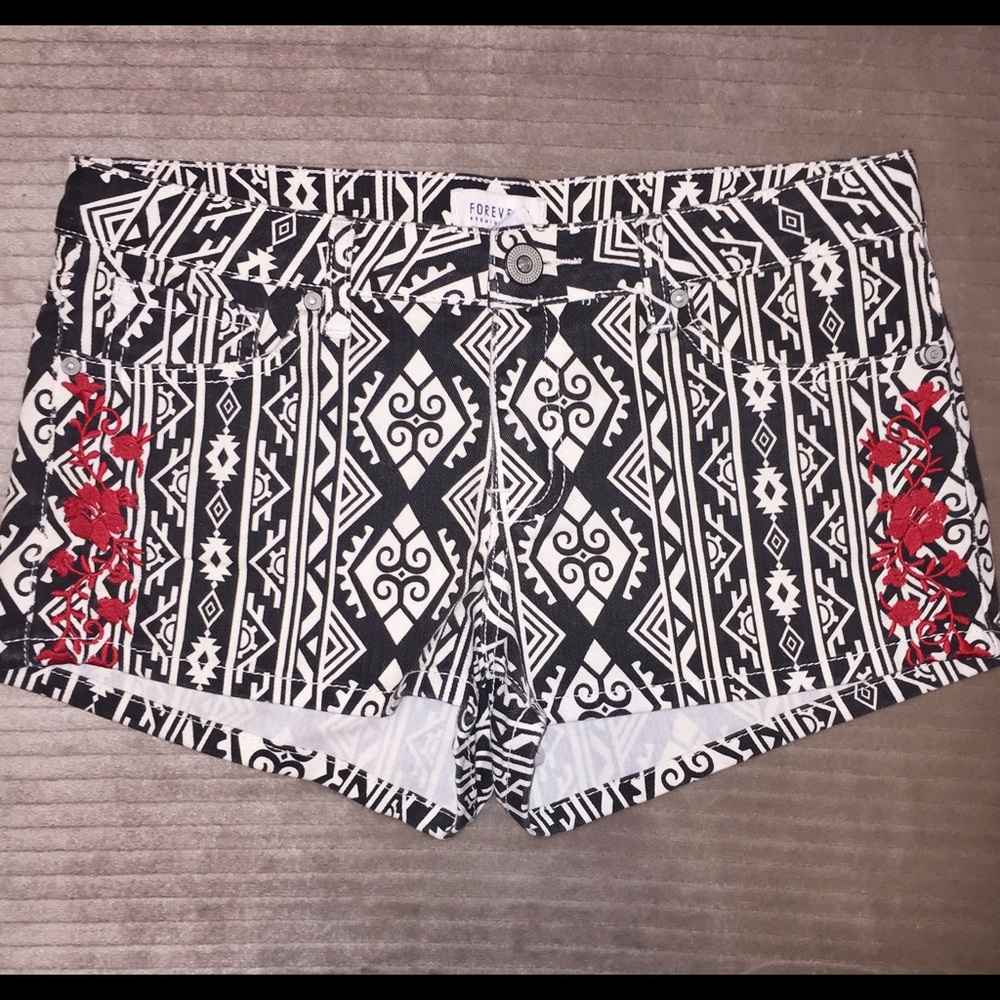 NWOT Forever 21 Tribal Print Embroidered Shorts