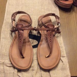 Size 10 REPORT Sandals! 🌴