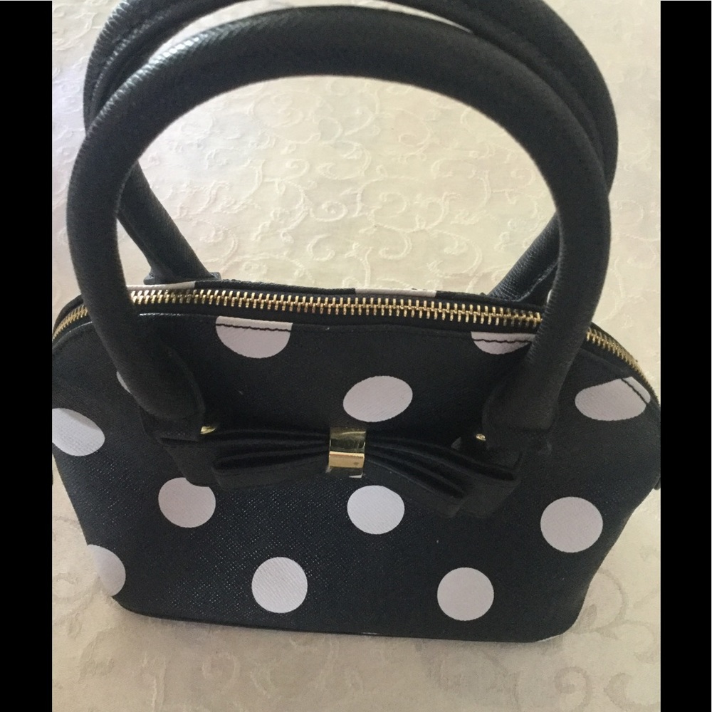 Apt 9 Purse