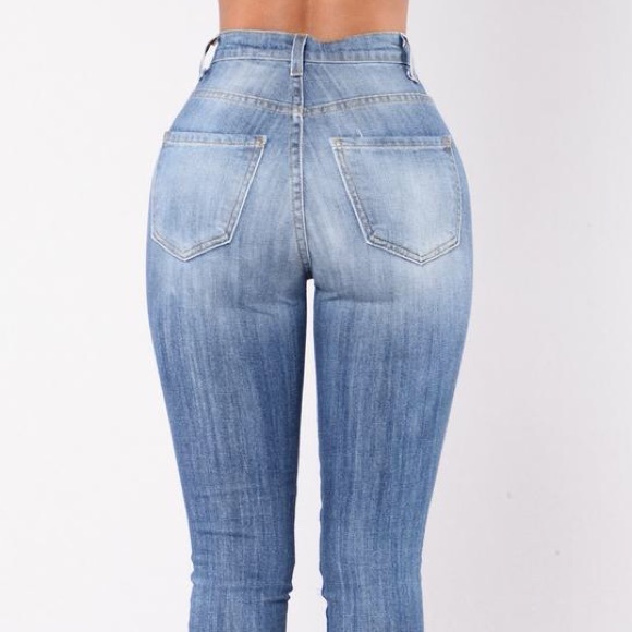 FASHION NOVA FELICITY DISTRESSED JEANS - Picture 3 of 3