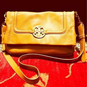 💥💥💥Tory Burch tan purse ,,, cross body 🔥🔥