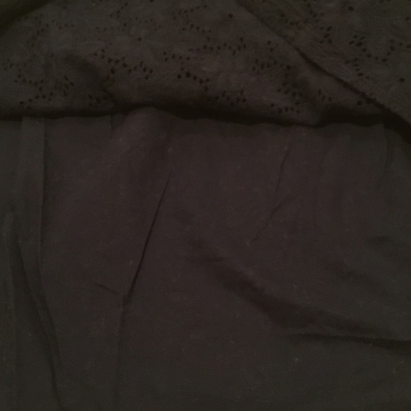 Like new navy skirt size M - Picture 3 of 3