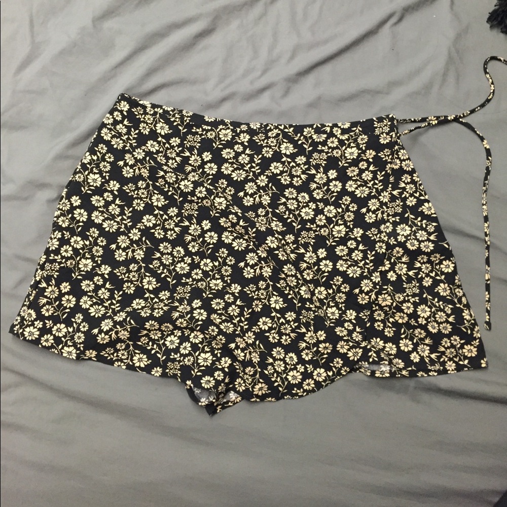 Super cute Skort!!! Size medium!