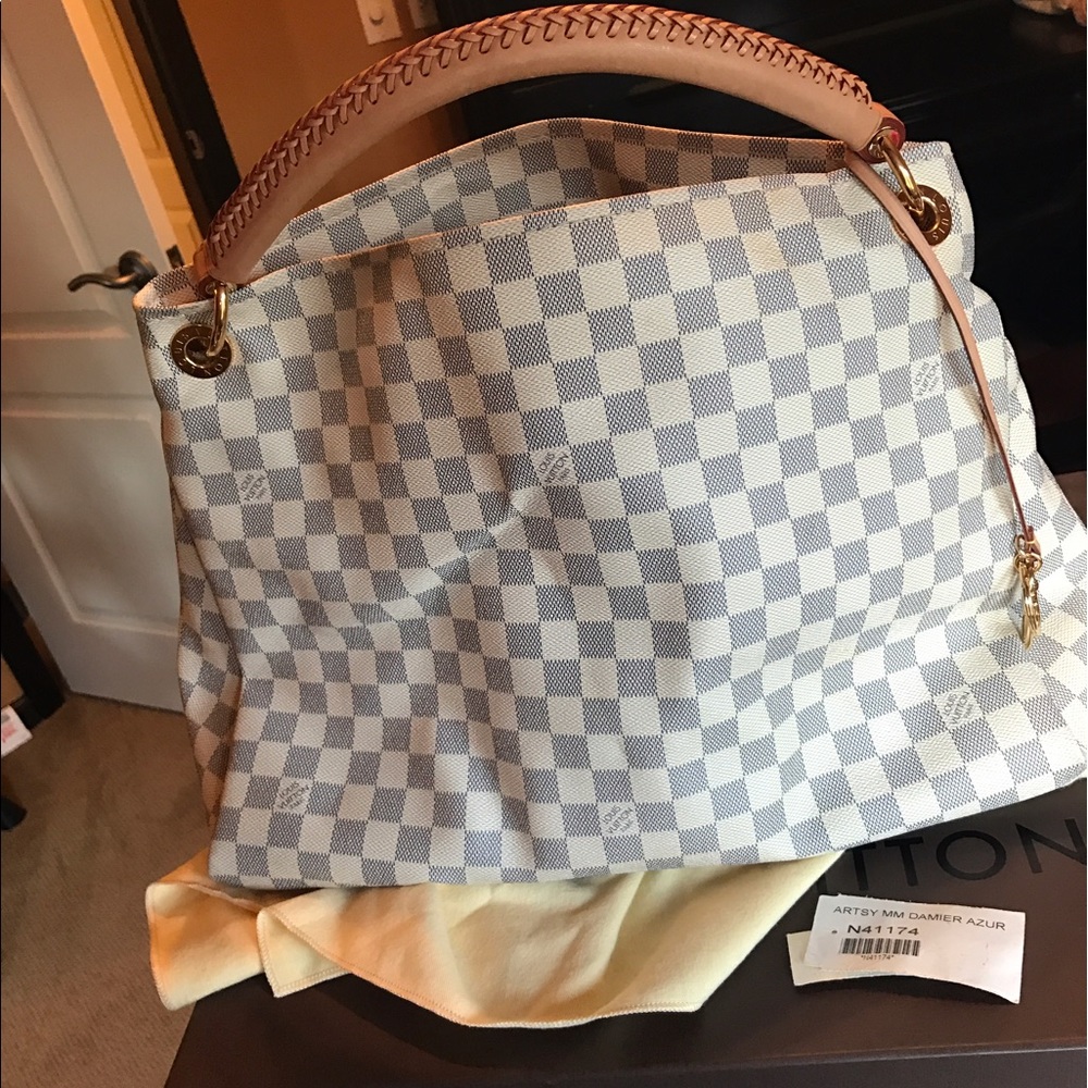 LV Artsy MM purse