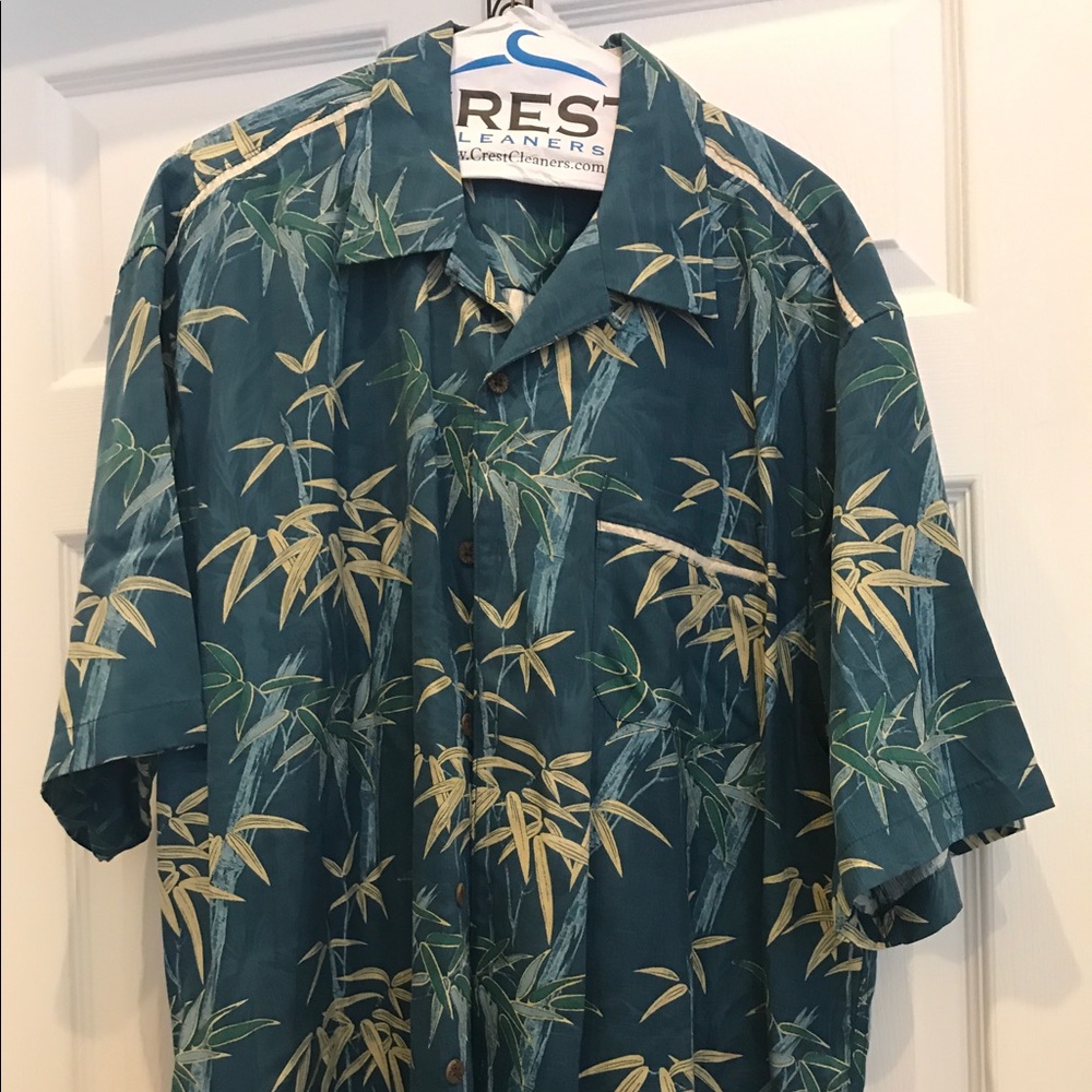 Tommy Bahama Casual Button Down Shirt