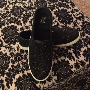 Black glitter slip on sneakers size 9