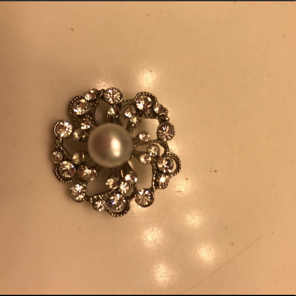 Broach 🌹